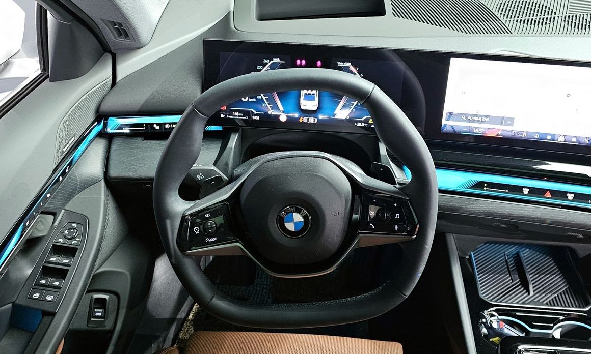 BMW 5-Series 2024