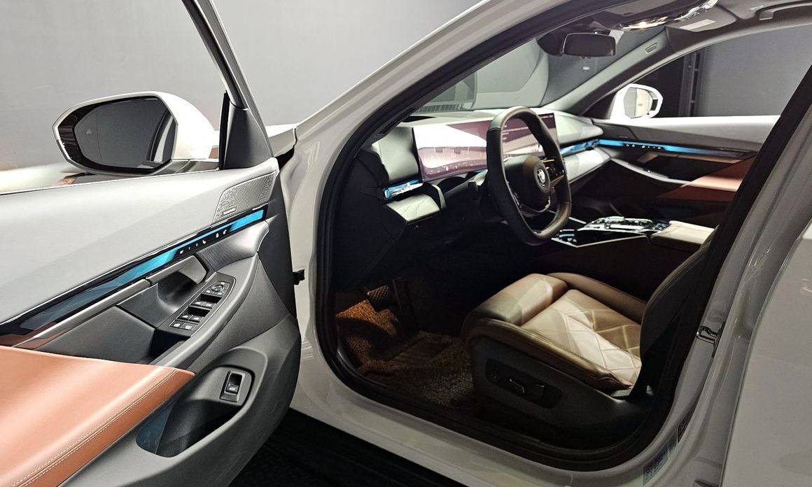 BMW 5-Series 2024
