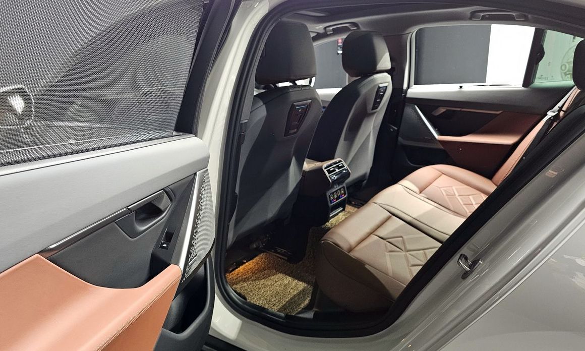 BMW 5-Series 2024