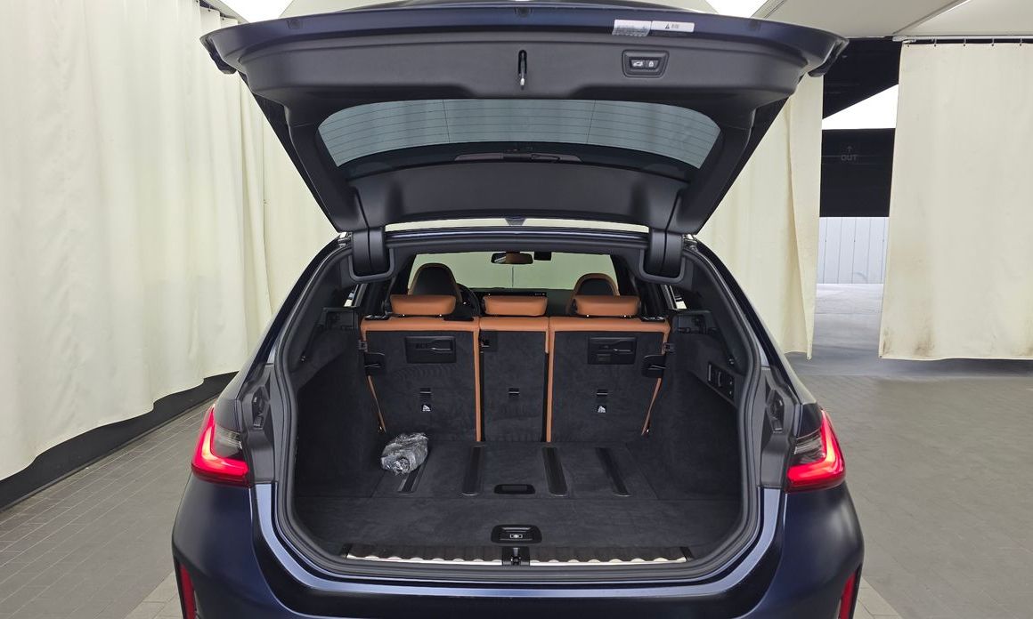 BMW 3-Series 2023