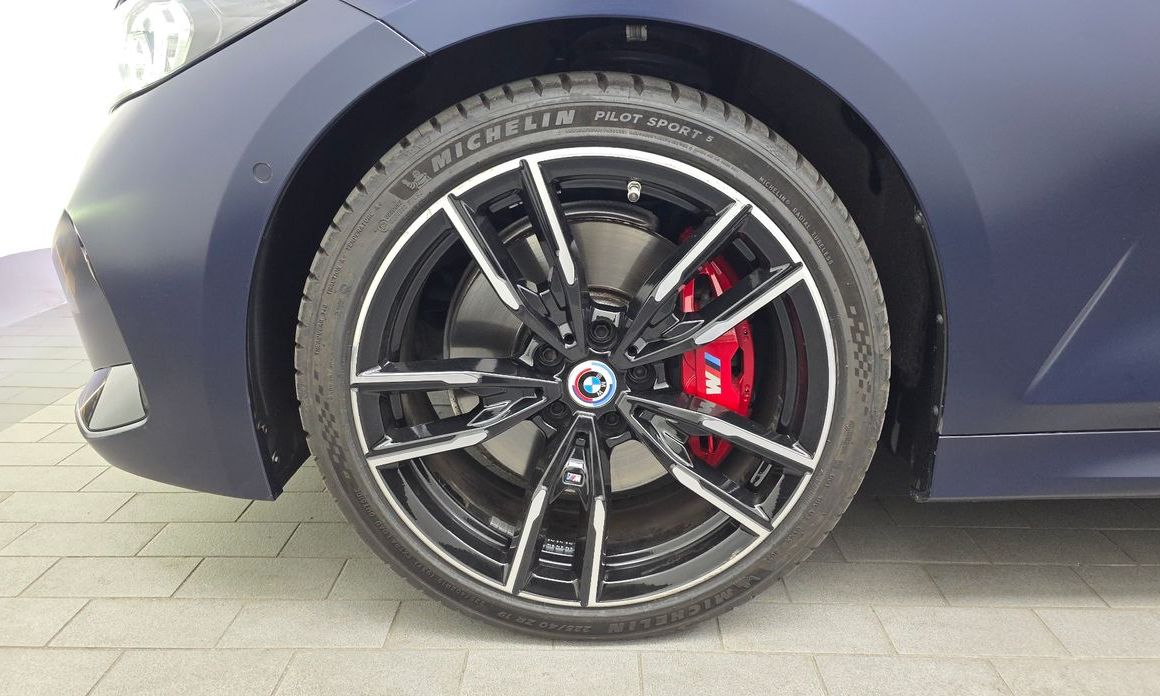 BMW 3-Series 2023