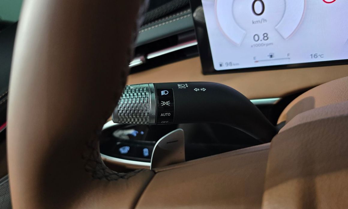 Genesis GV70 2025