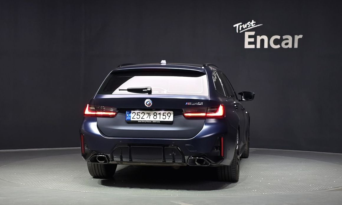 BMW 3-Series 2023