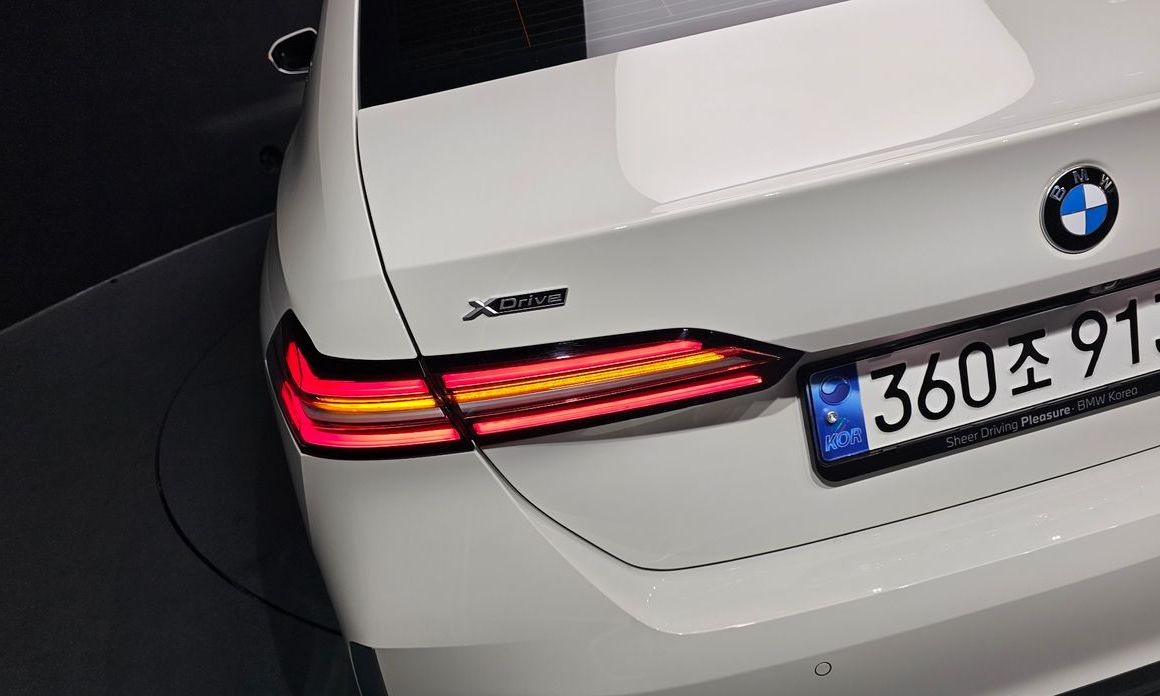 BMW 5-Series 2024