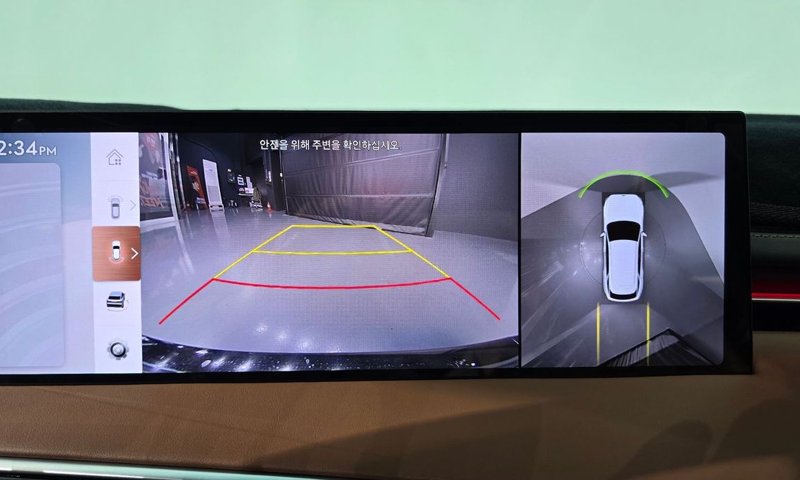 Genesis GV70 2025