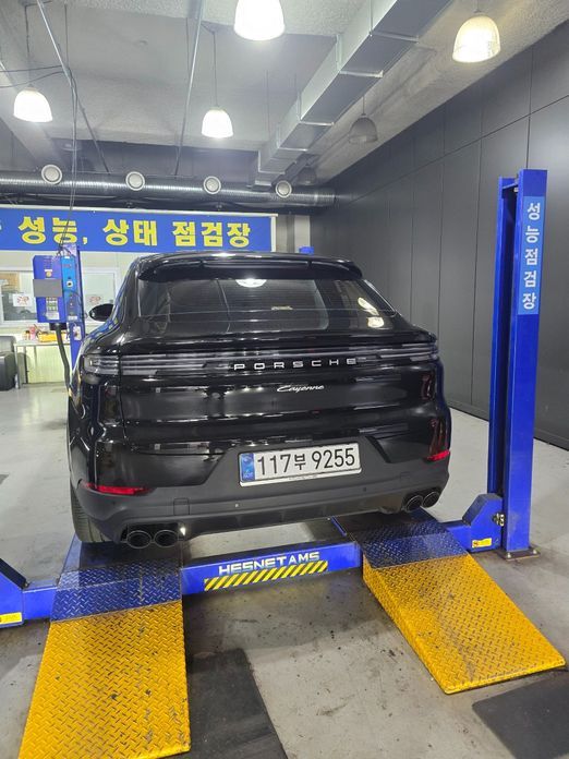 Porsche Cayenne 2025