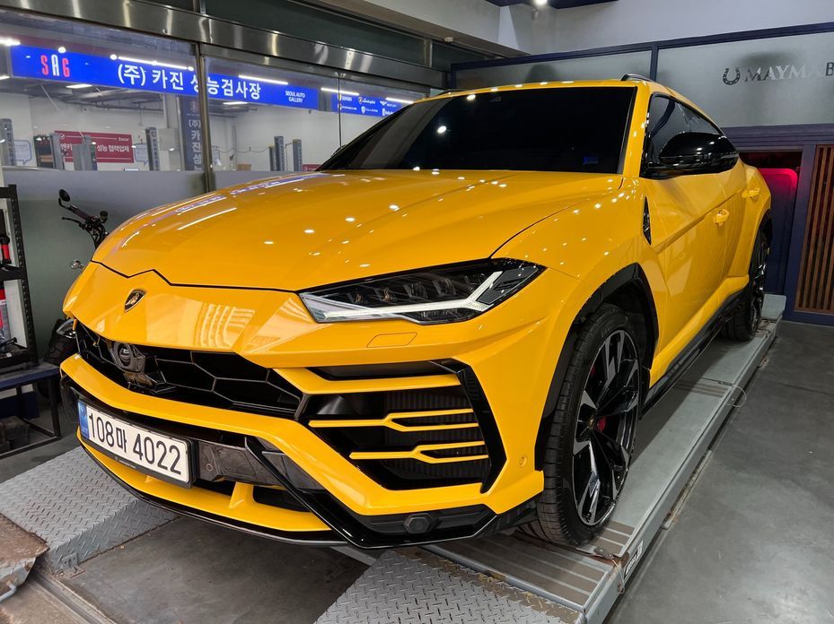 Lamborghini Urus 2021