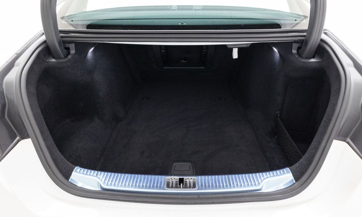 Mercedes-Benz S-Class 2024