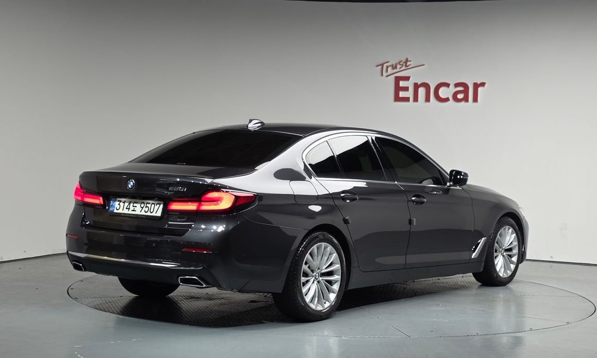 BMW 5-Series 2022