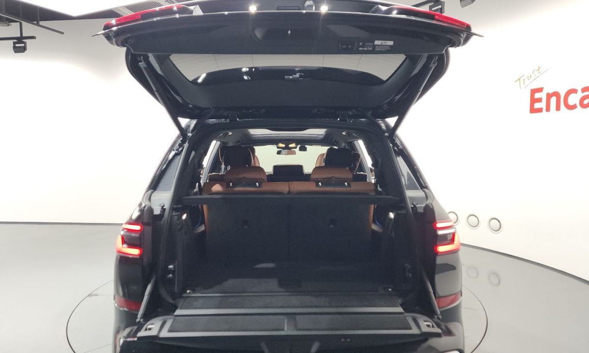 BMW X7 2025