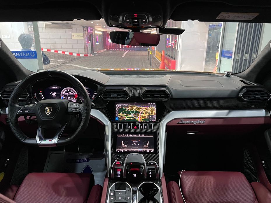 Lamborghini Urus 2021