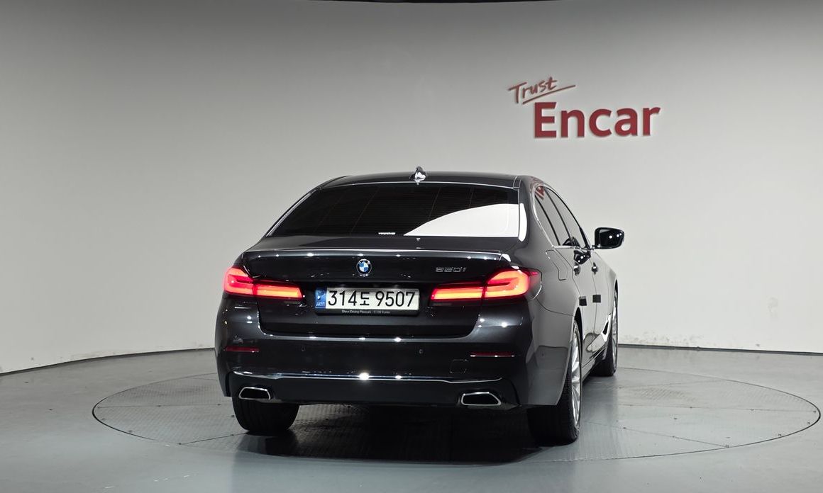 BMW 5-Series 2022
