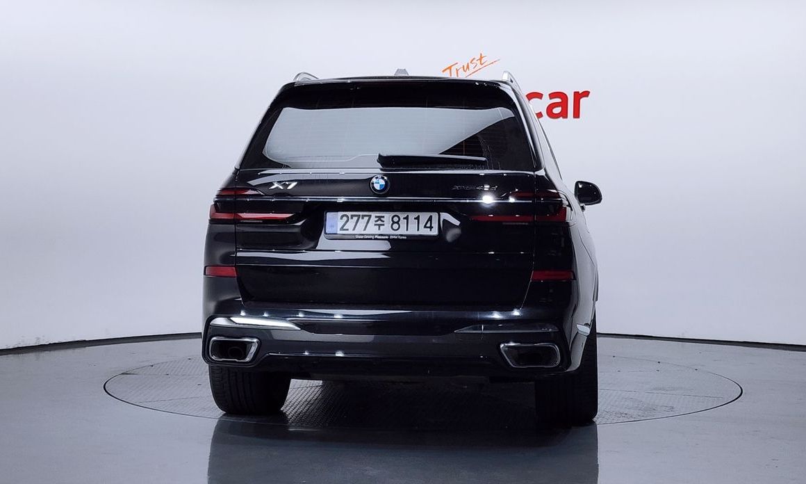 BMW X7 2025