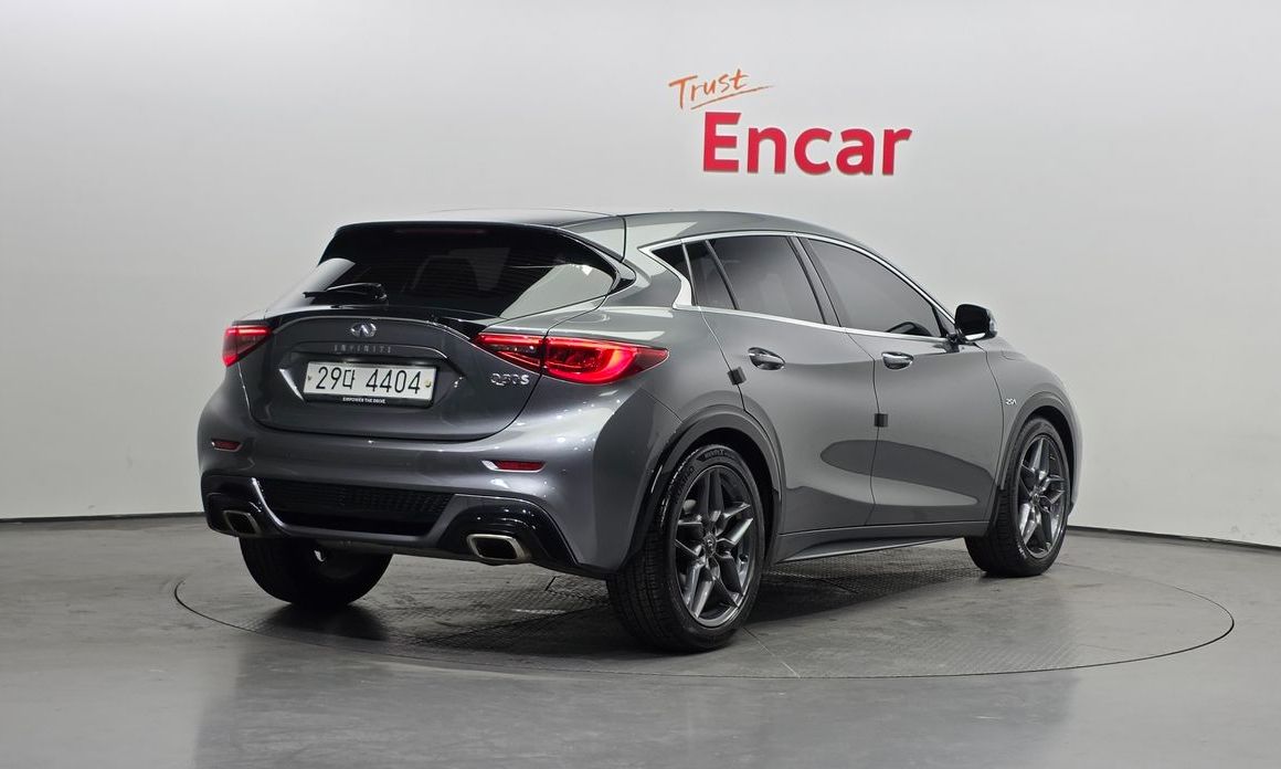 Infiniti Q30 2019
