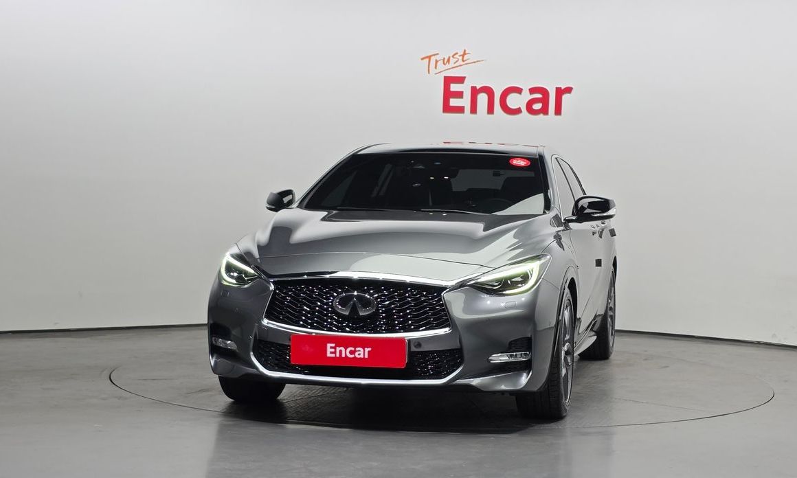 Infiniti Q30 2019