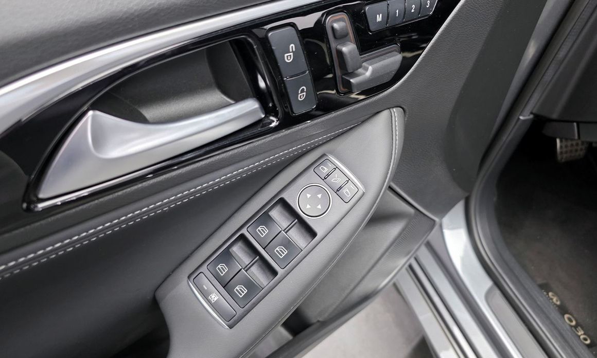 Infiniti Q30 2019