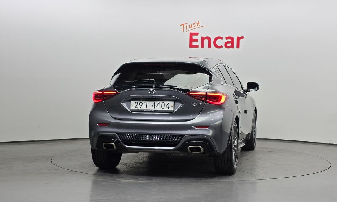 Infiniti Q30 2019