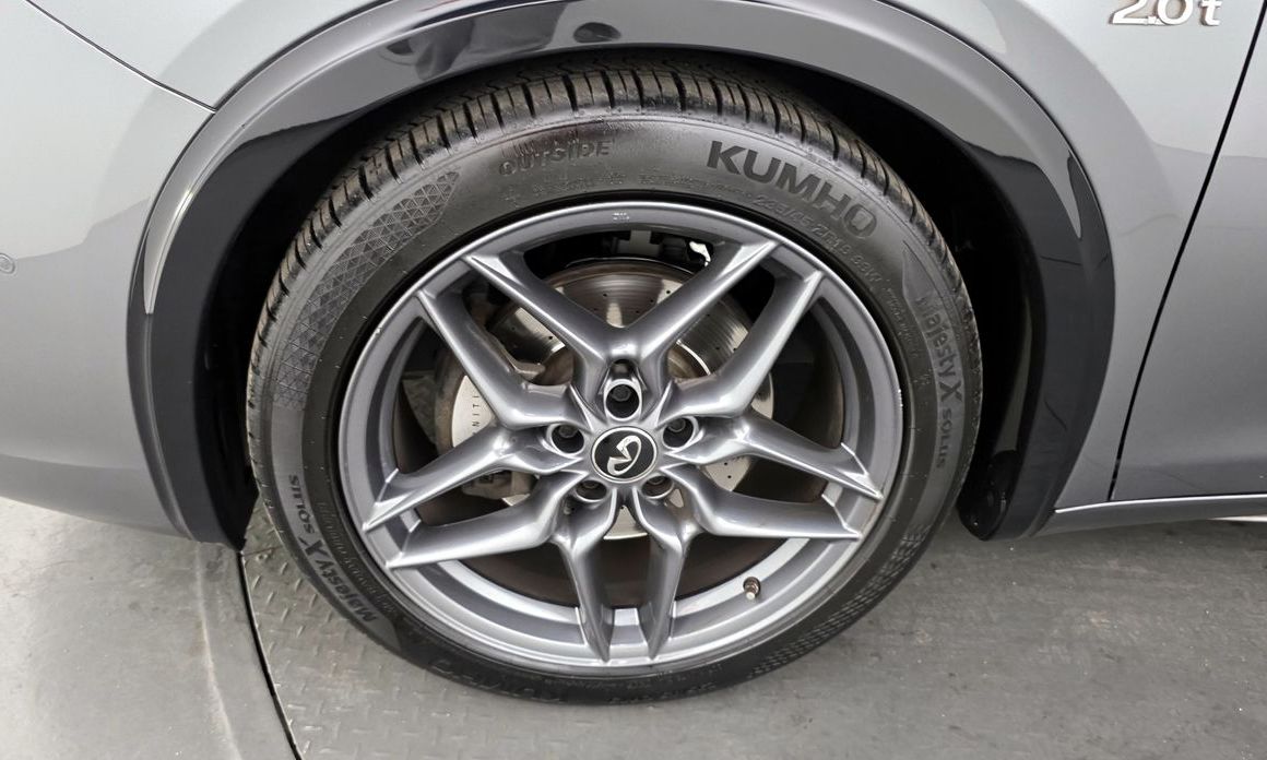 Infiniti Q30 2019