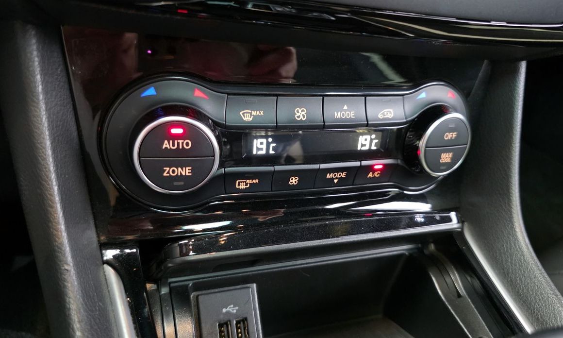 Infiniti Q30 2019