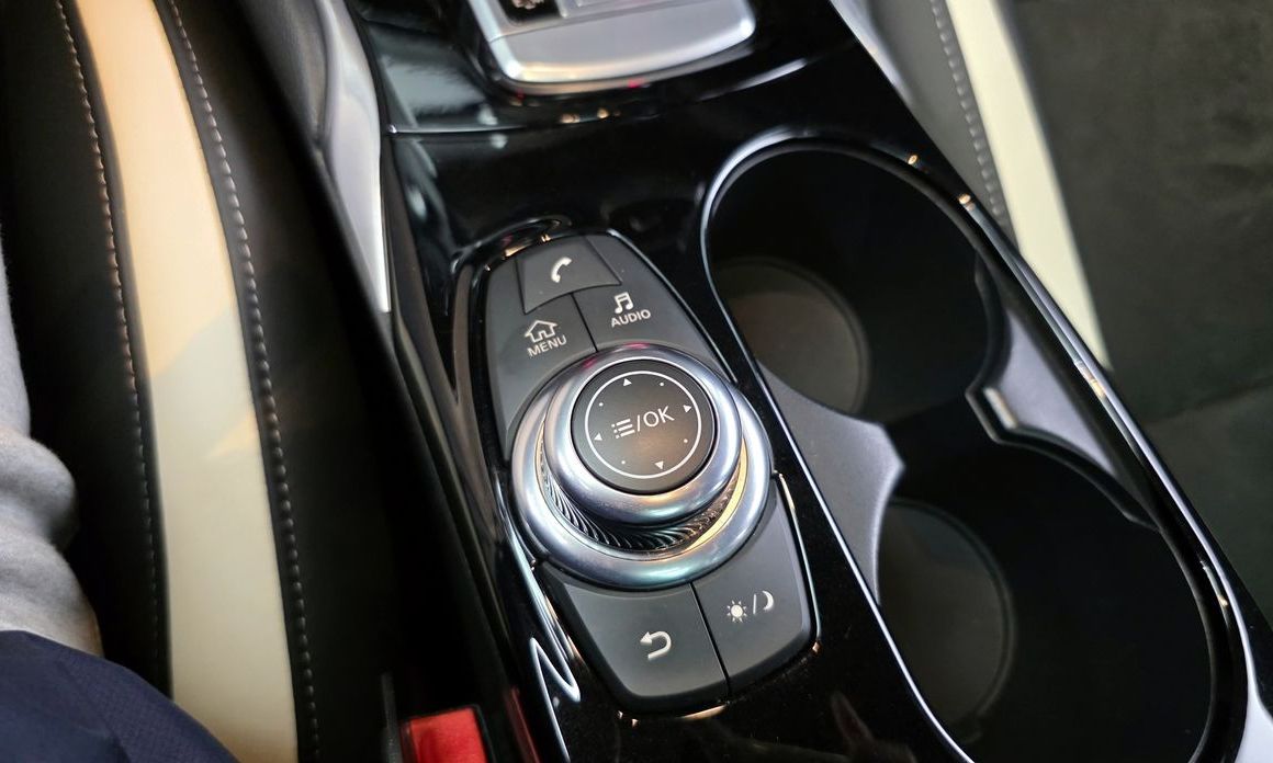 Infiniti Q30 2019