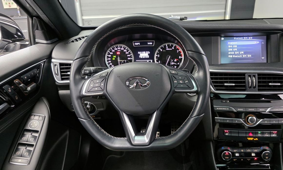 Infiniti Q30 2019