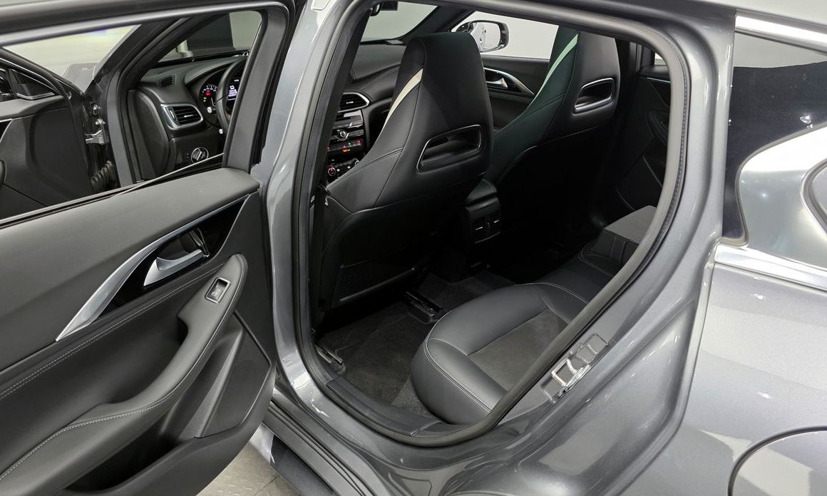 Infiniti Q30 2019