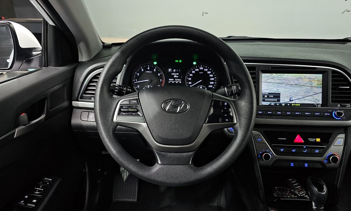 Hyundai AVANTE 2017