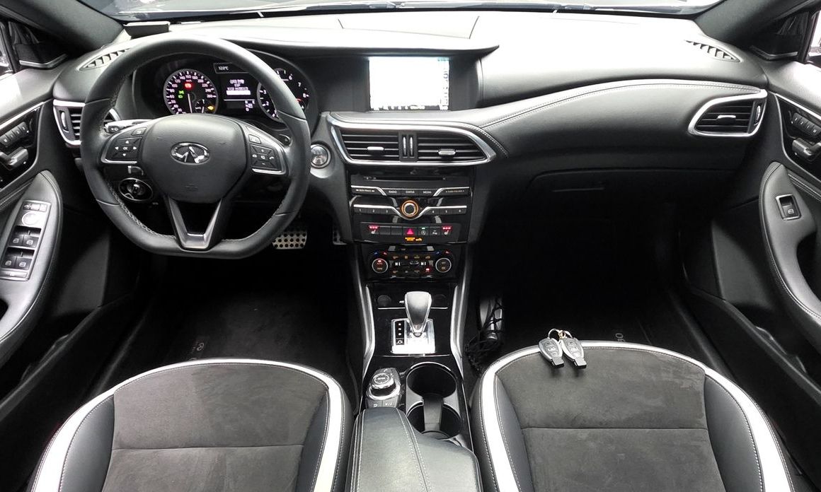 Infiniti Q30 2019