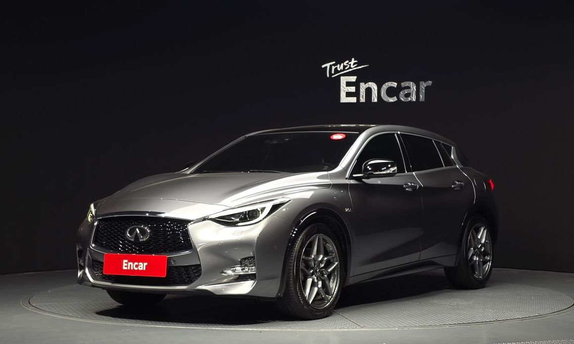 Infiniti Q30 2019