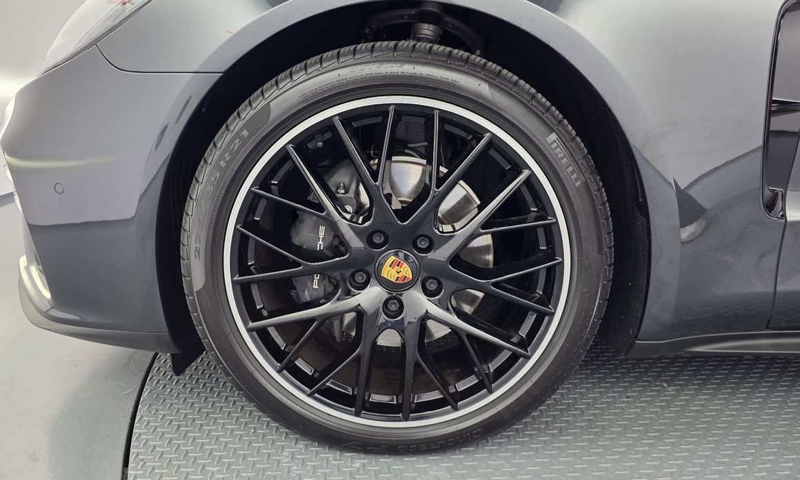 Porsche Panamera 2021