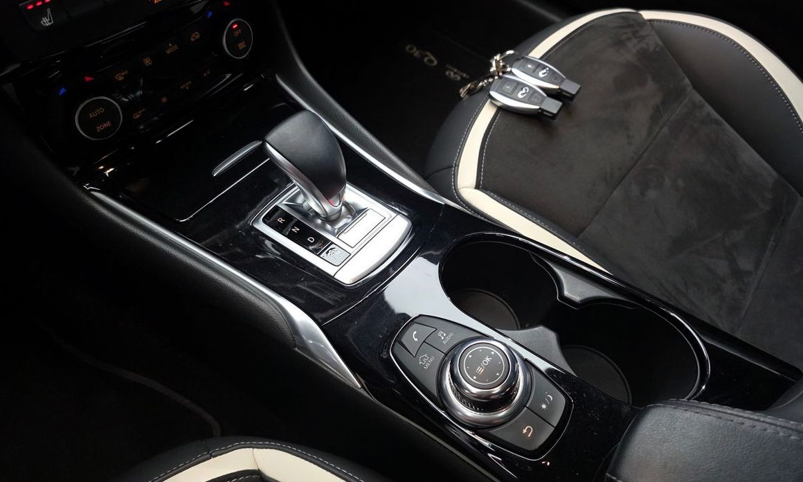 Infiniti Q30 2019