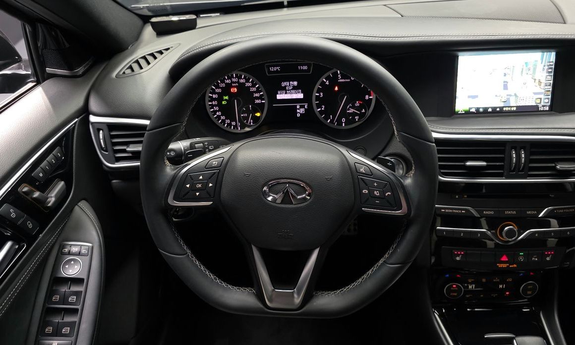Infiniti Q30 2019
