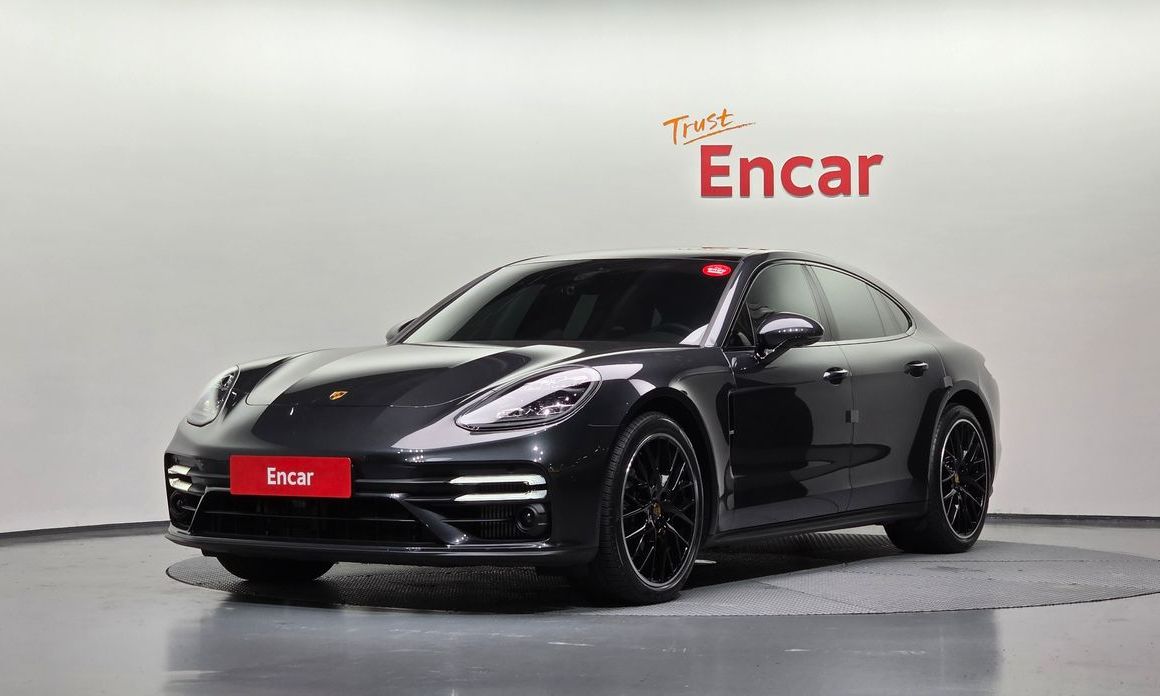 Porsche Panamera 2021