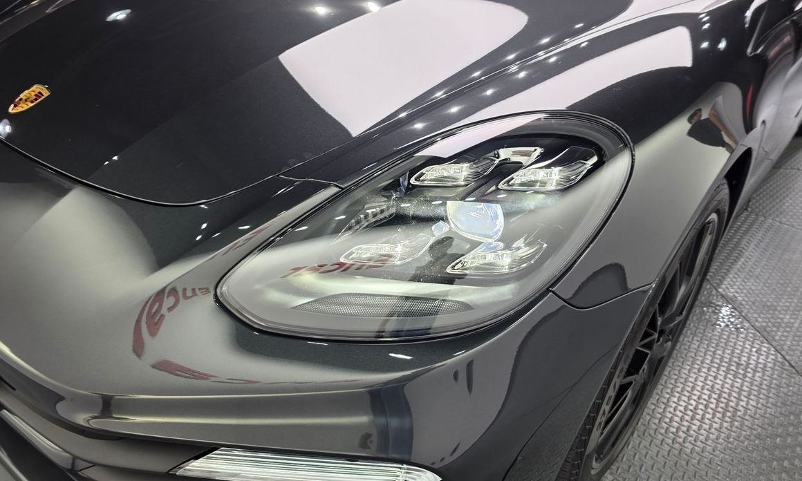 Porsche Panamera 2021