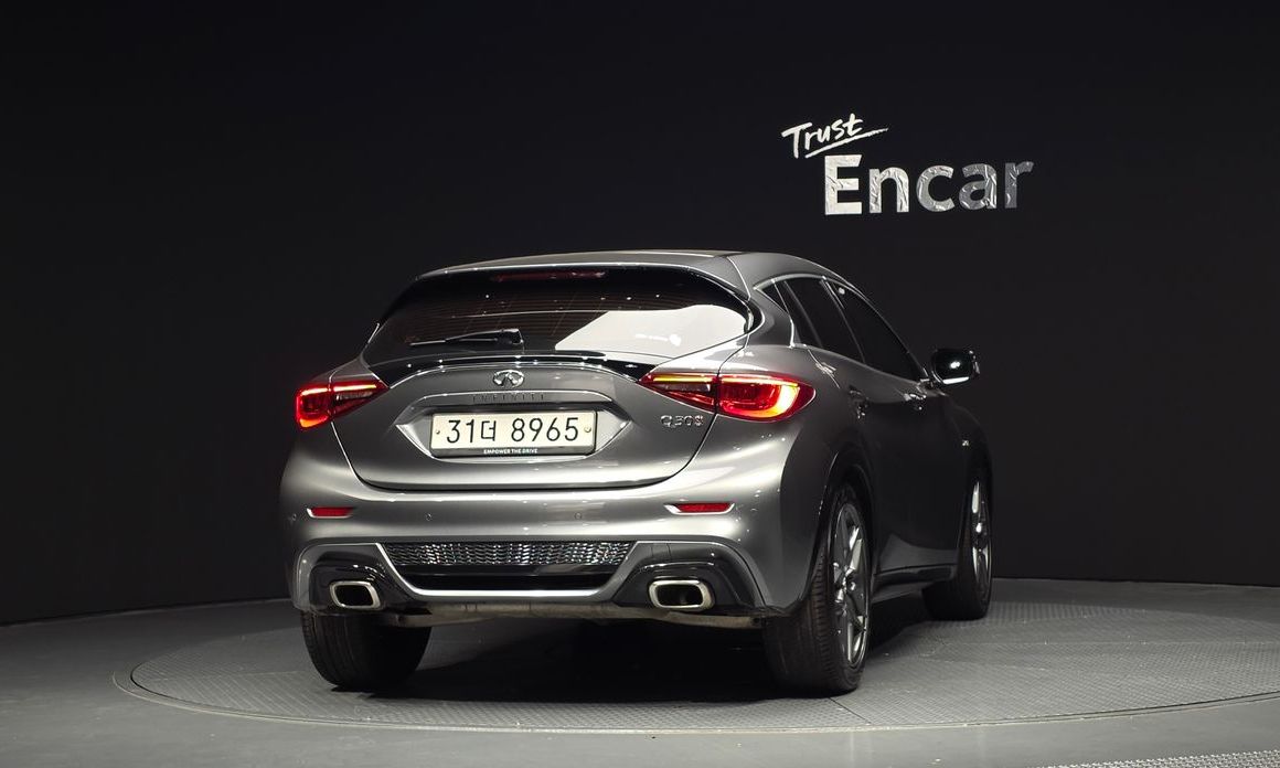 Infiniti Q30 2019