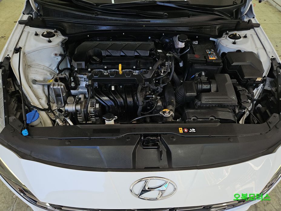 Hyundai AVANTE 2021