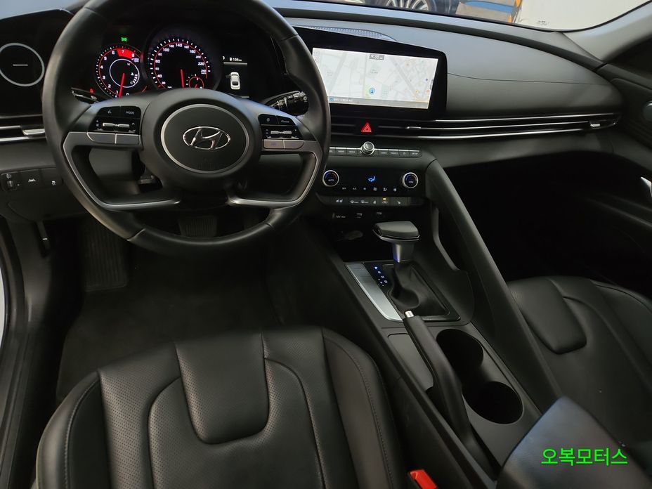 Hyundai AVANTE 2021