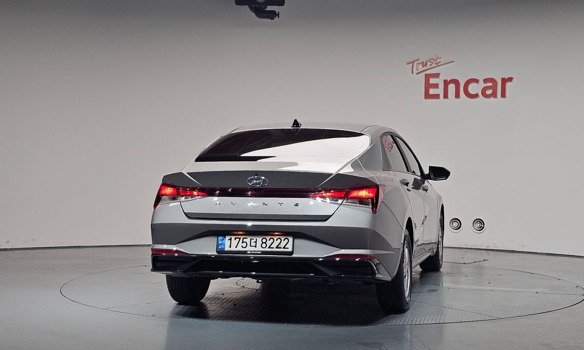 Hyundai AVANTE 2021