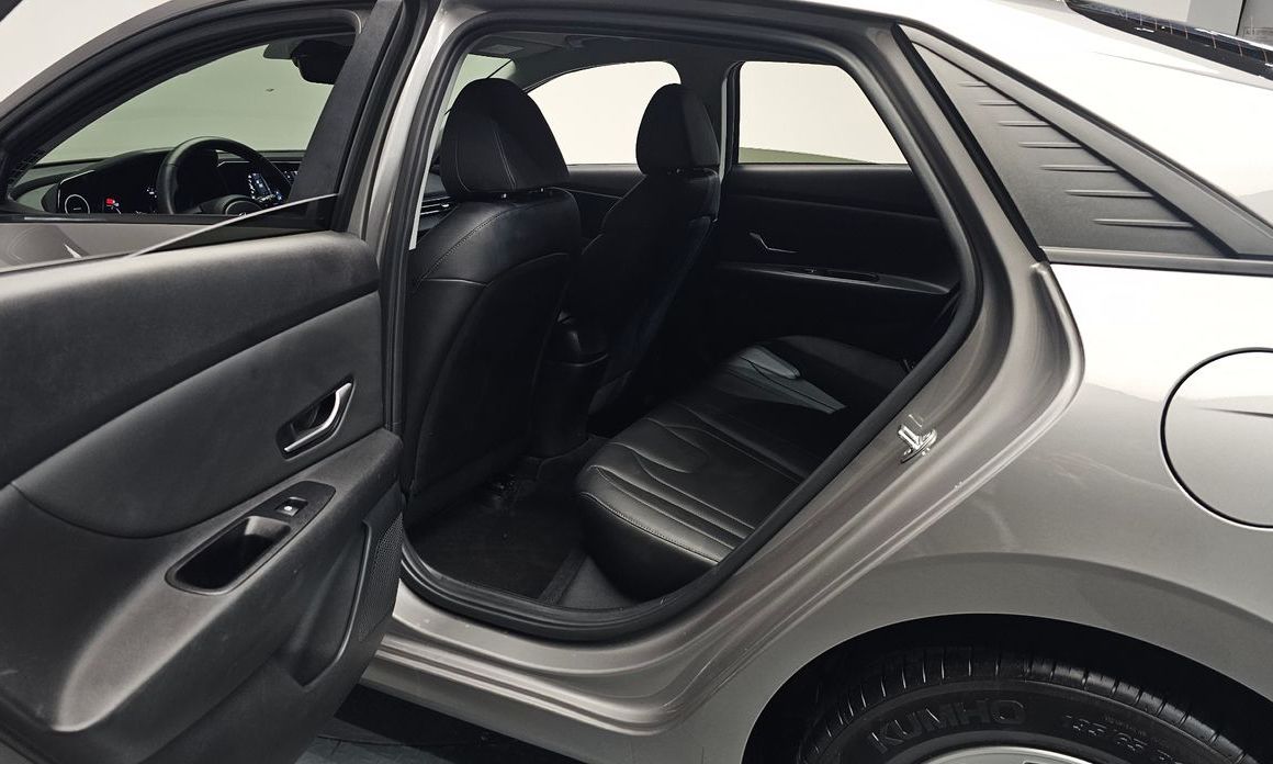 Hyundai AVANTE 2021