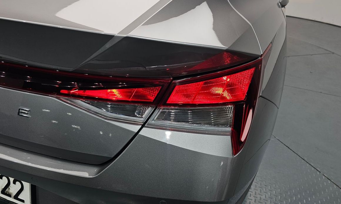 Hyundai AVANTE 2021