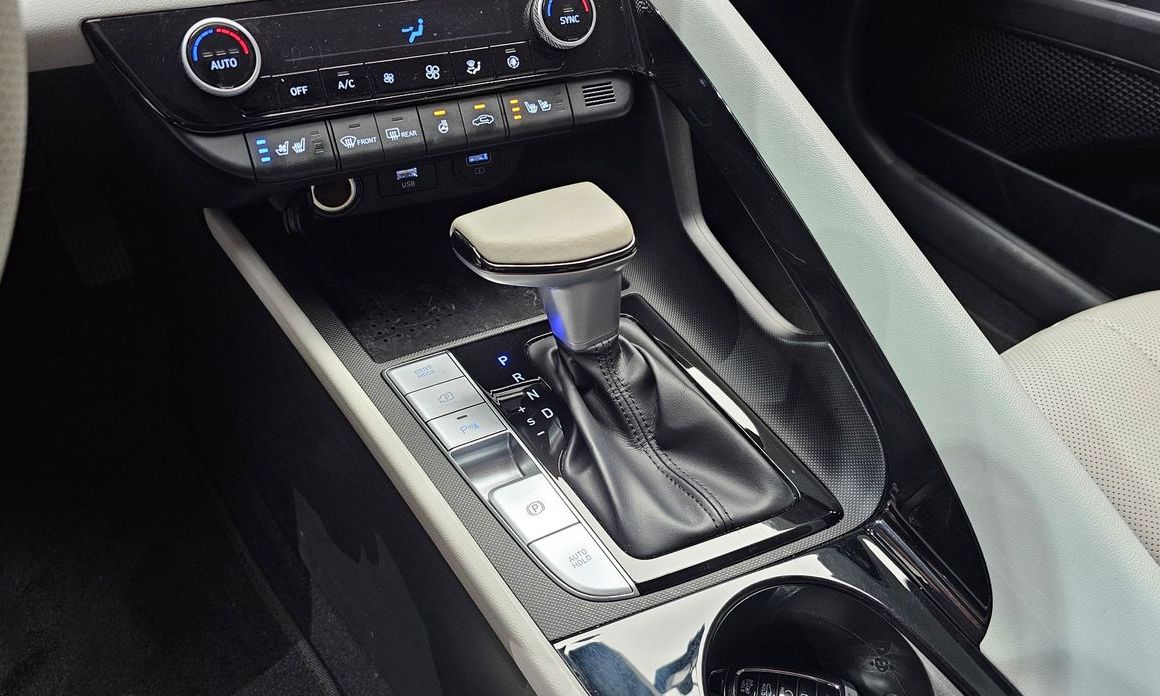 Hyundai AVANTE 2021