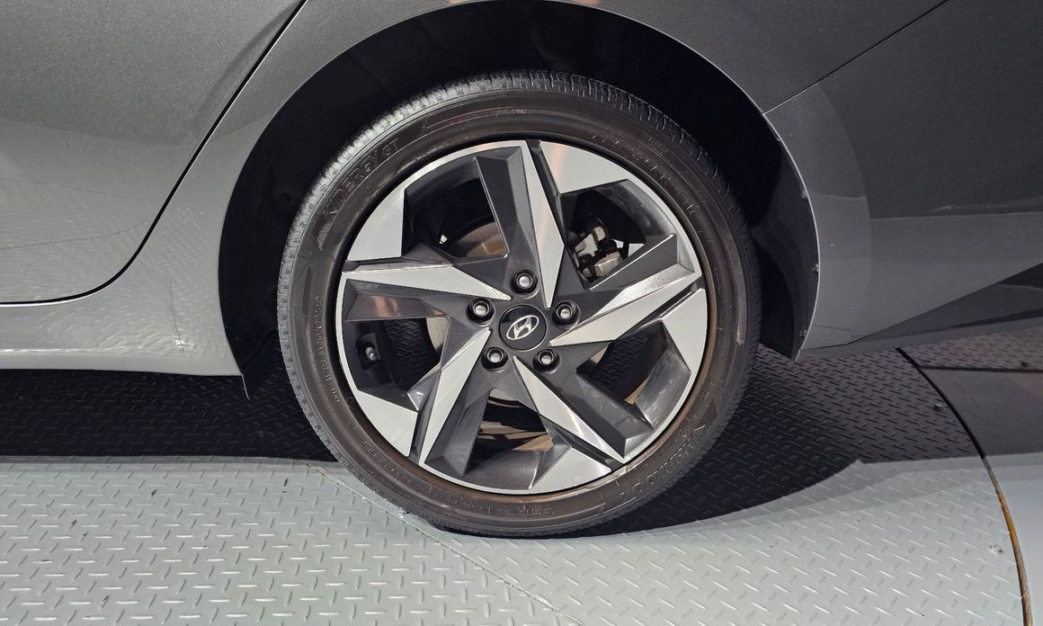 Hyundai AVANTE 2021