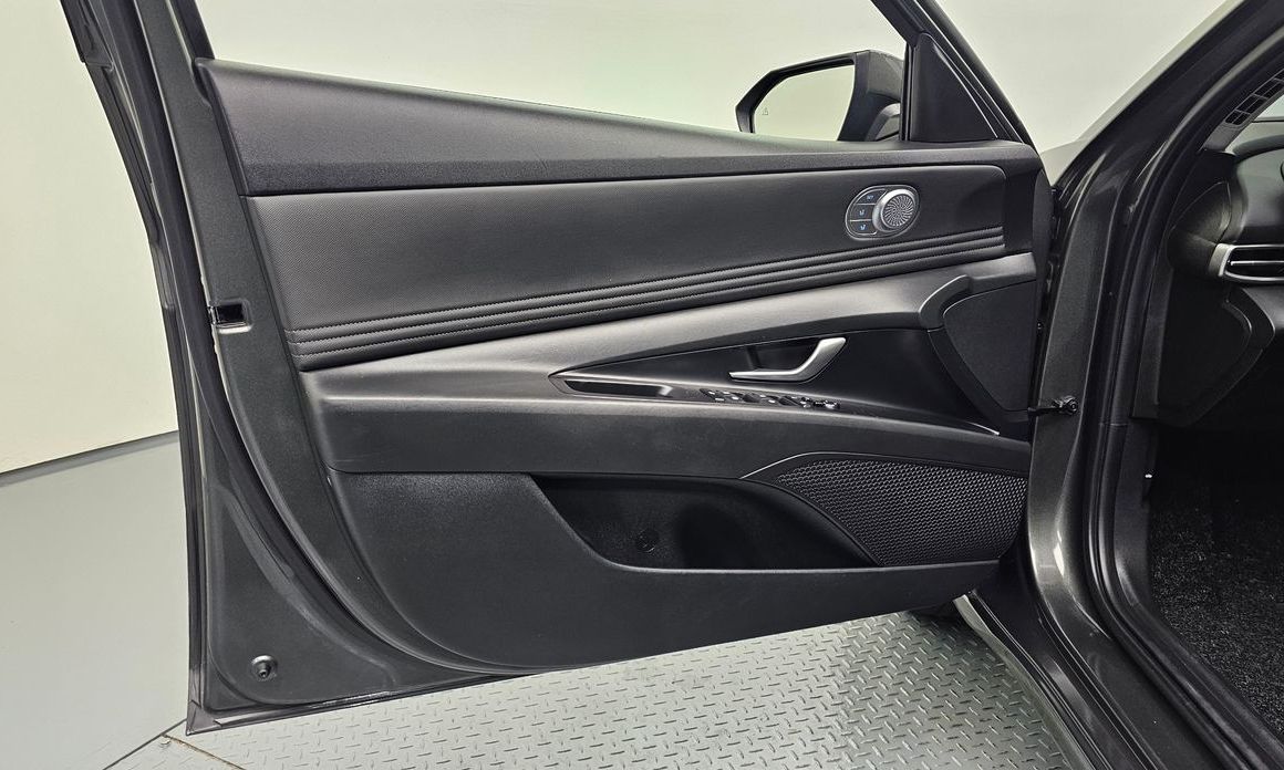 Hyundai AVANTE 2021