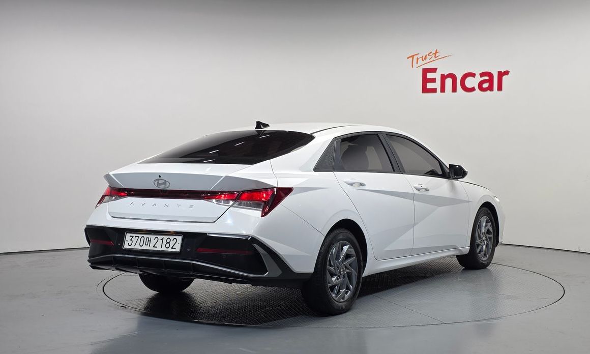 Hyundai AVANTE 2024