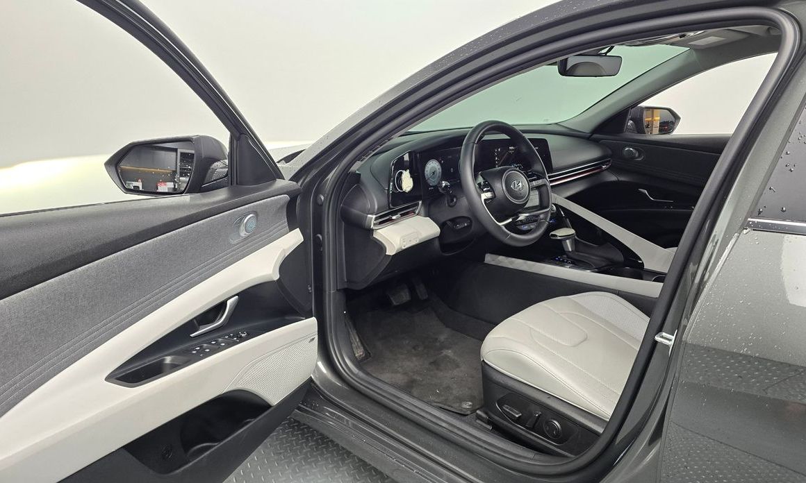 Hyundai AVANTE 2022