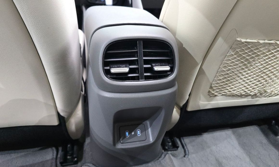 Hyundai AVANTE 2025