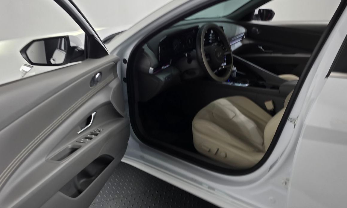 Hyundai AVANTE 2024