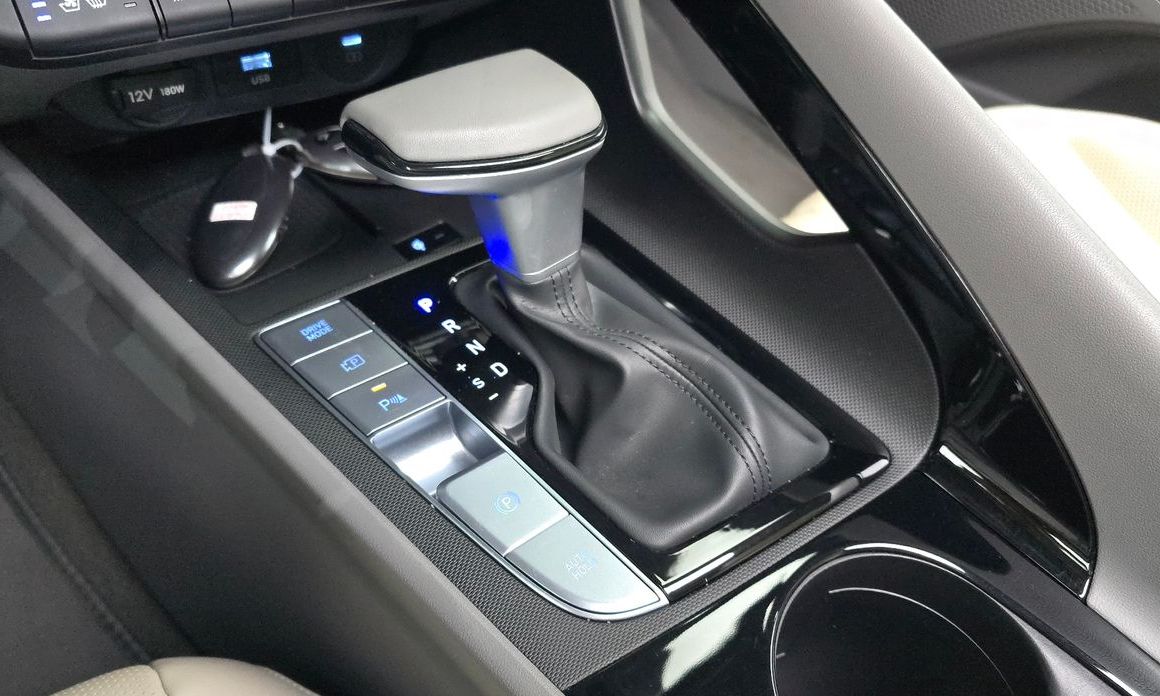 Hyundai AVANTE 2025