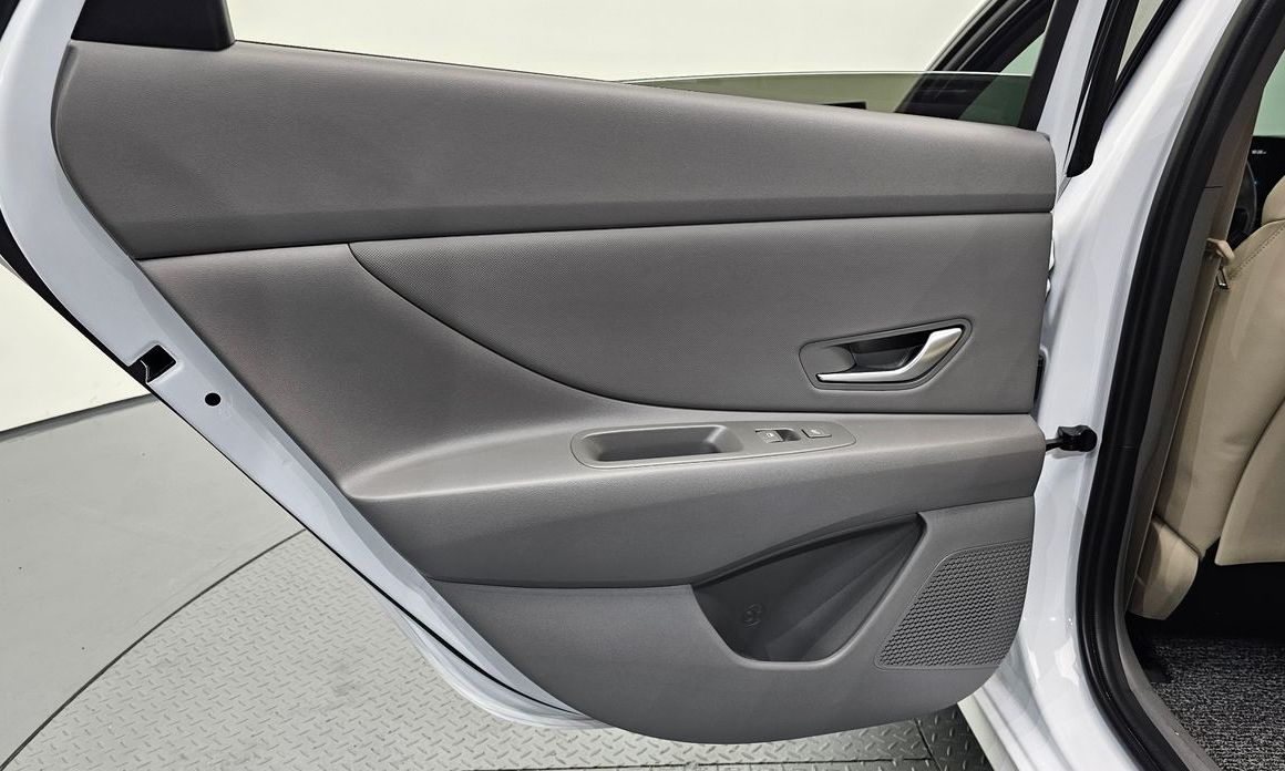 Hyundai AVANTE 2024