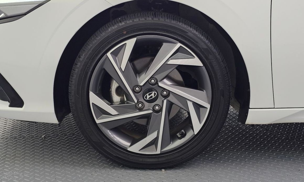 Hyundai AVANTE 2024
